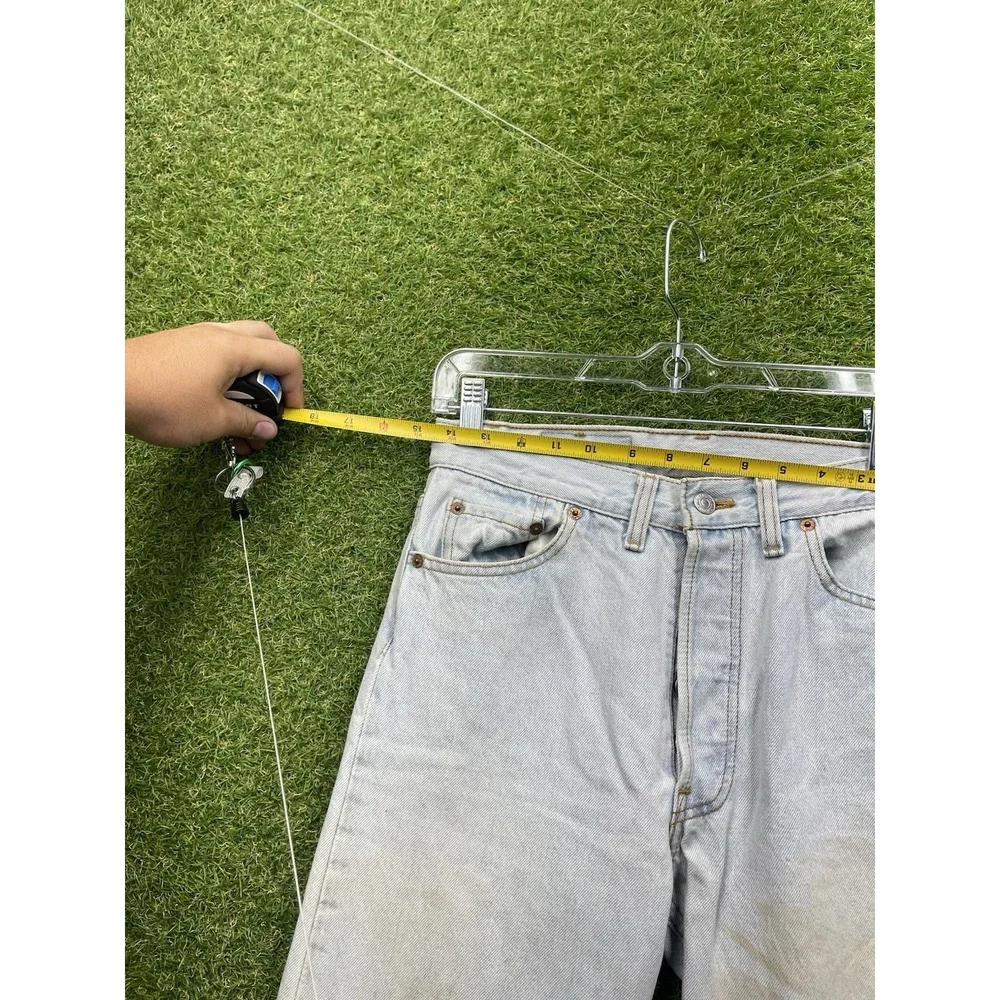 Levis shop confidence